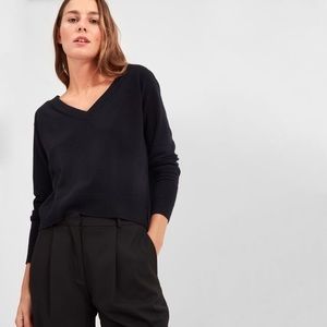 Everlane Cashmere Crop V-Neck Navy